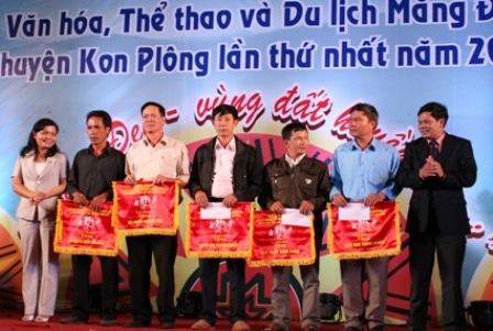 Tham gia góp ý Dự thảo Kế hoạch Tổ chức Tuần lễ Văn hóa - Du lịch Măng Đen - Kon Plông 2014